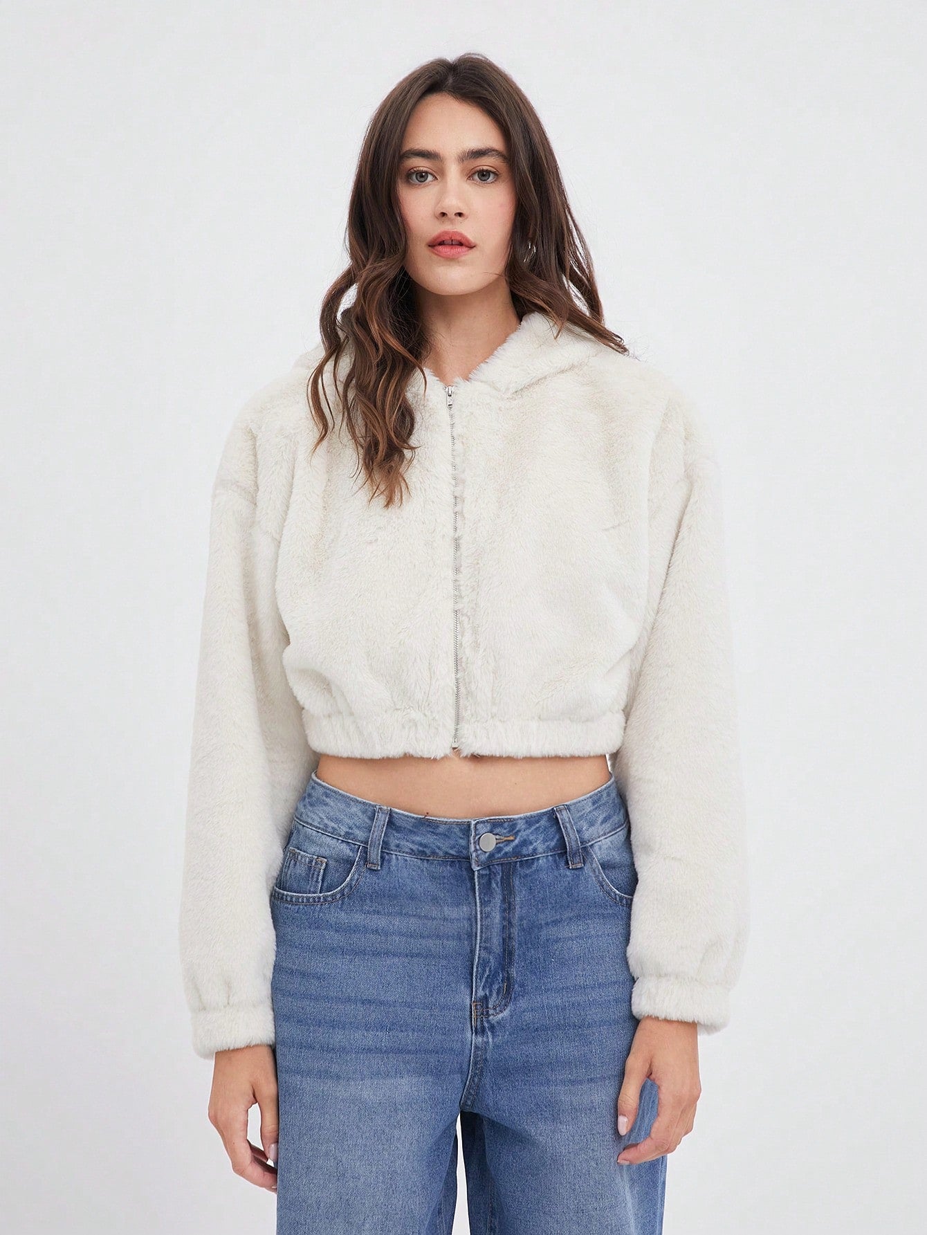 Short Light White Jacket With Fur