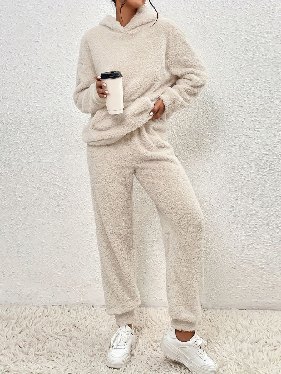 Teddy tops with hood and long, warm trousers