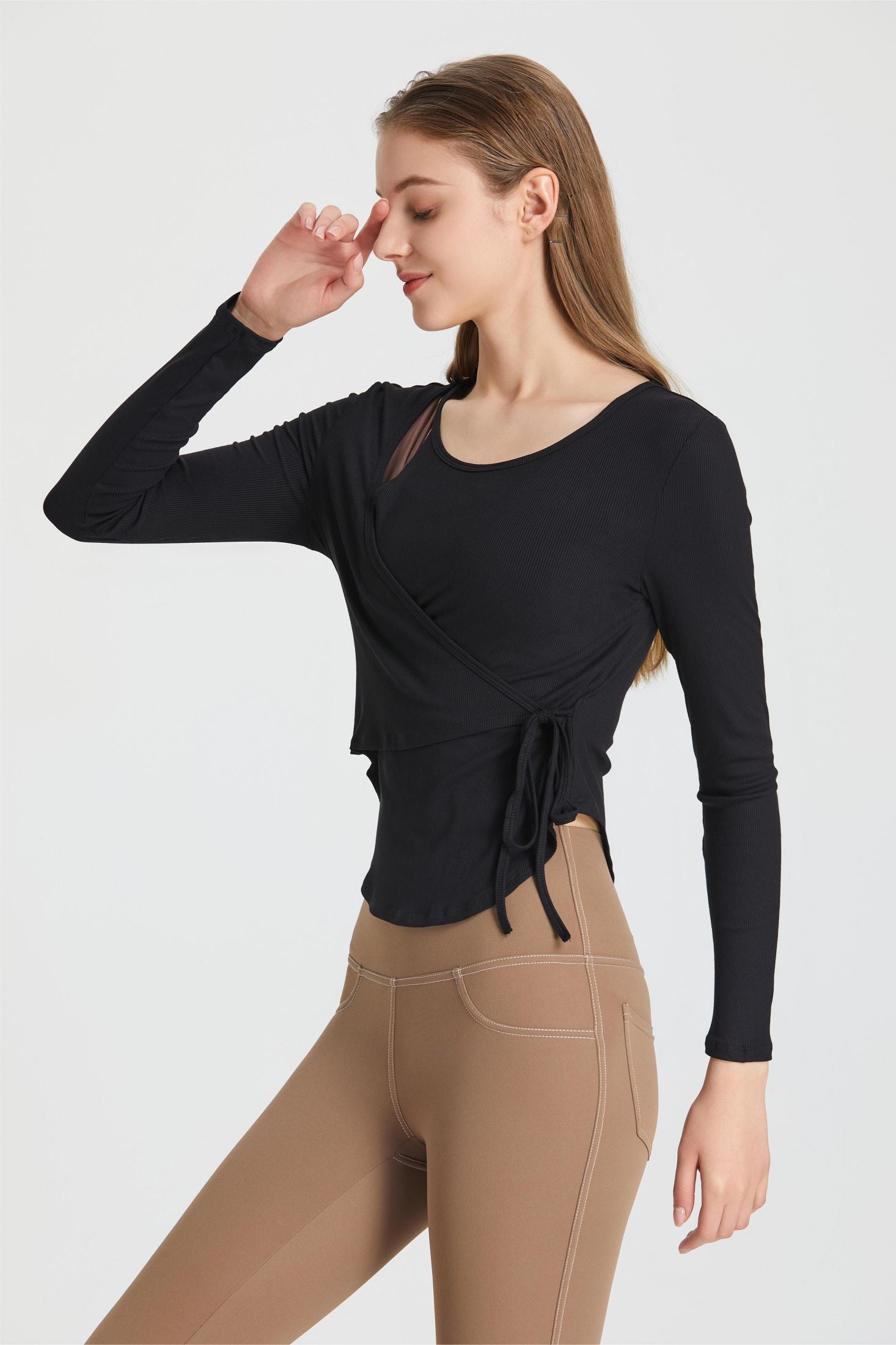 Breathable sports shirt with long sleeves