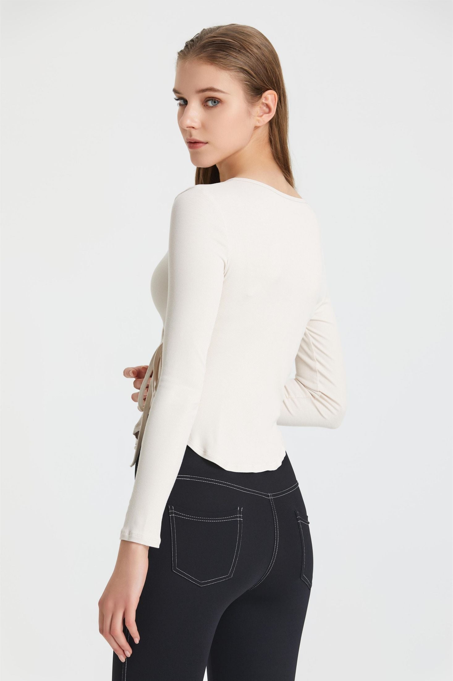 Breathable sports shirt with long sleeves