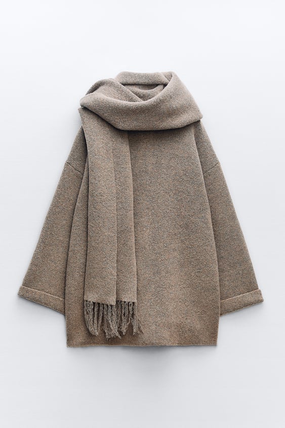 Short knitted coat with scarf