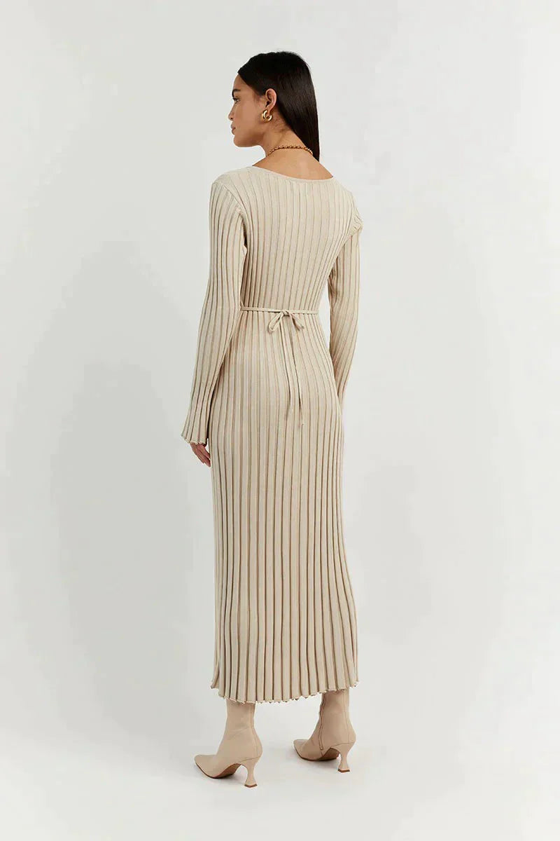 Knitted beauty with long sleeves