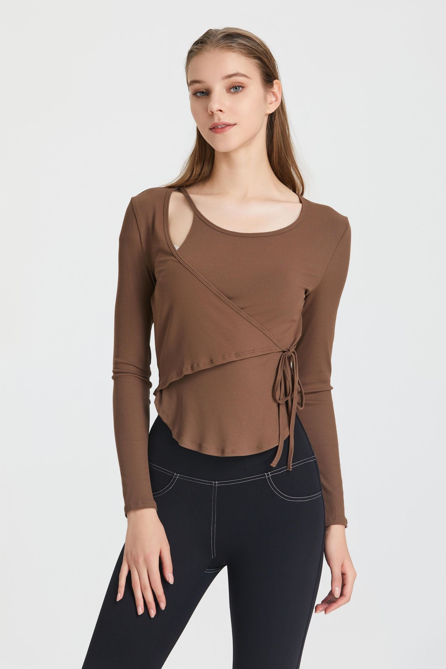 Breathable sports shirt with long sleeves