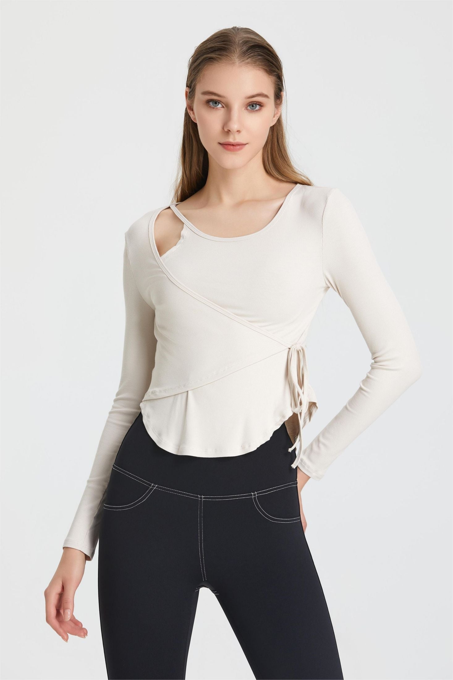 Breathable sports shirt with long sleeves